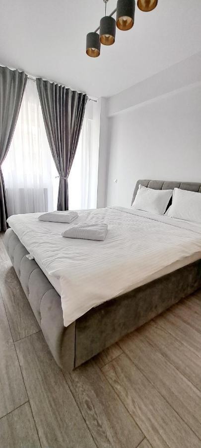 Relax Home Apartment Q Яш Екстериор снимка