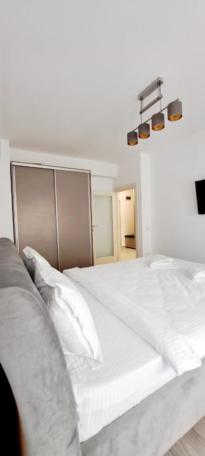 Relax Home Apartment Q Яш Екстериор снимка