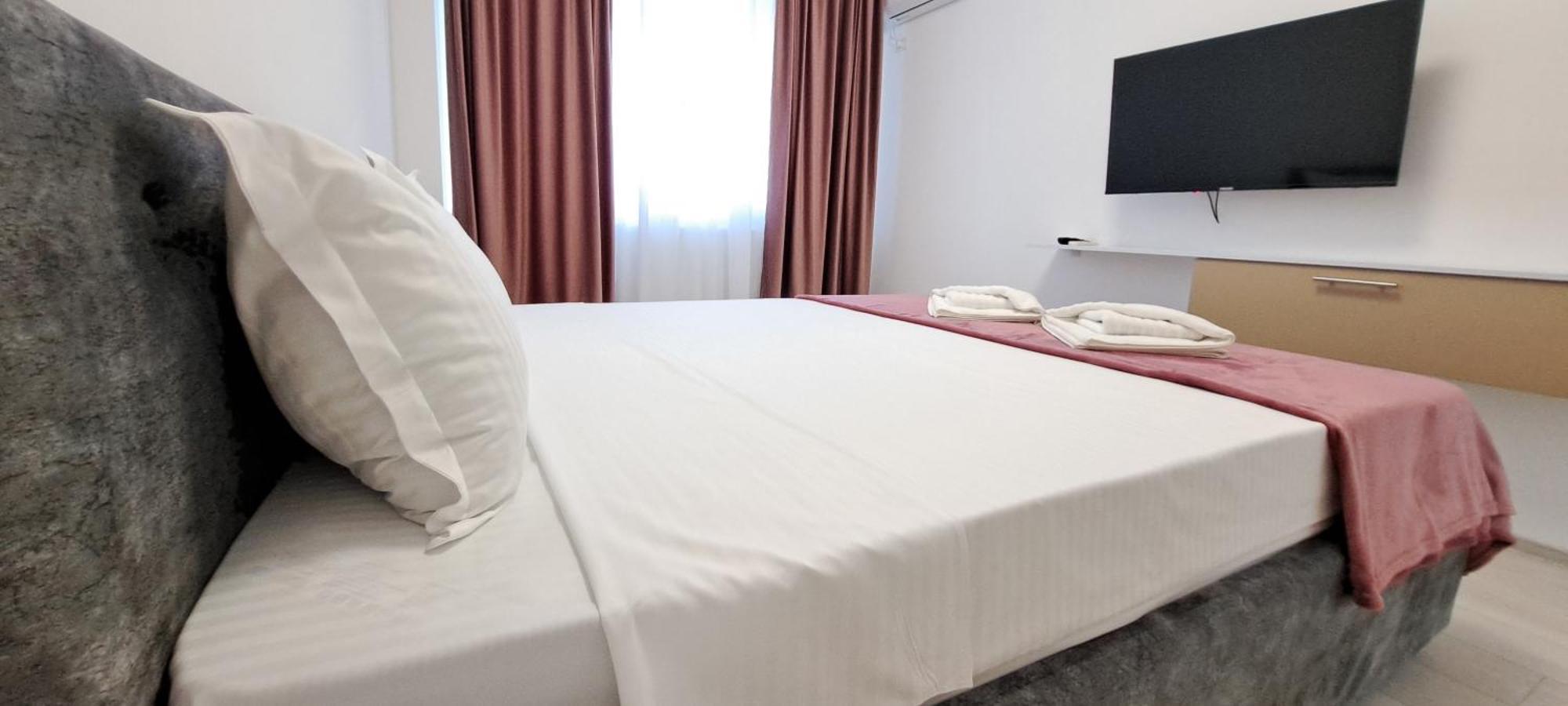 Relax Home Apartment Q Яш Екстериор снимка