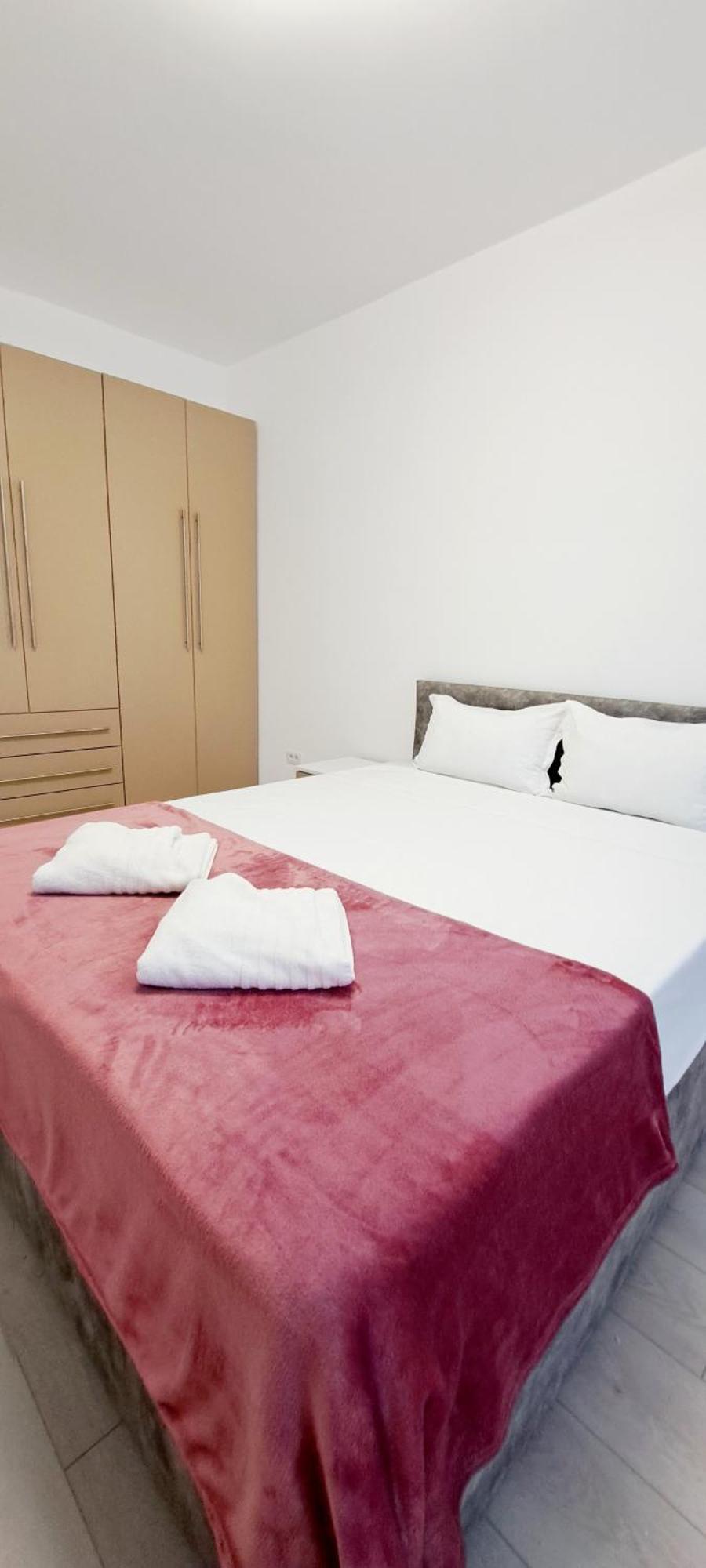 Relax Home Apartment Q Яш Екстериор снимка